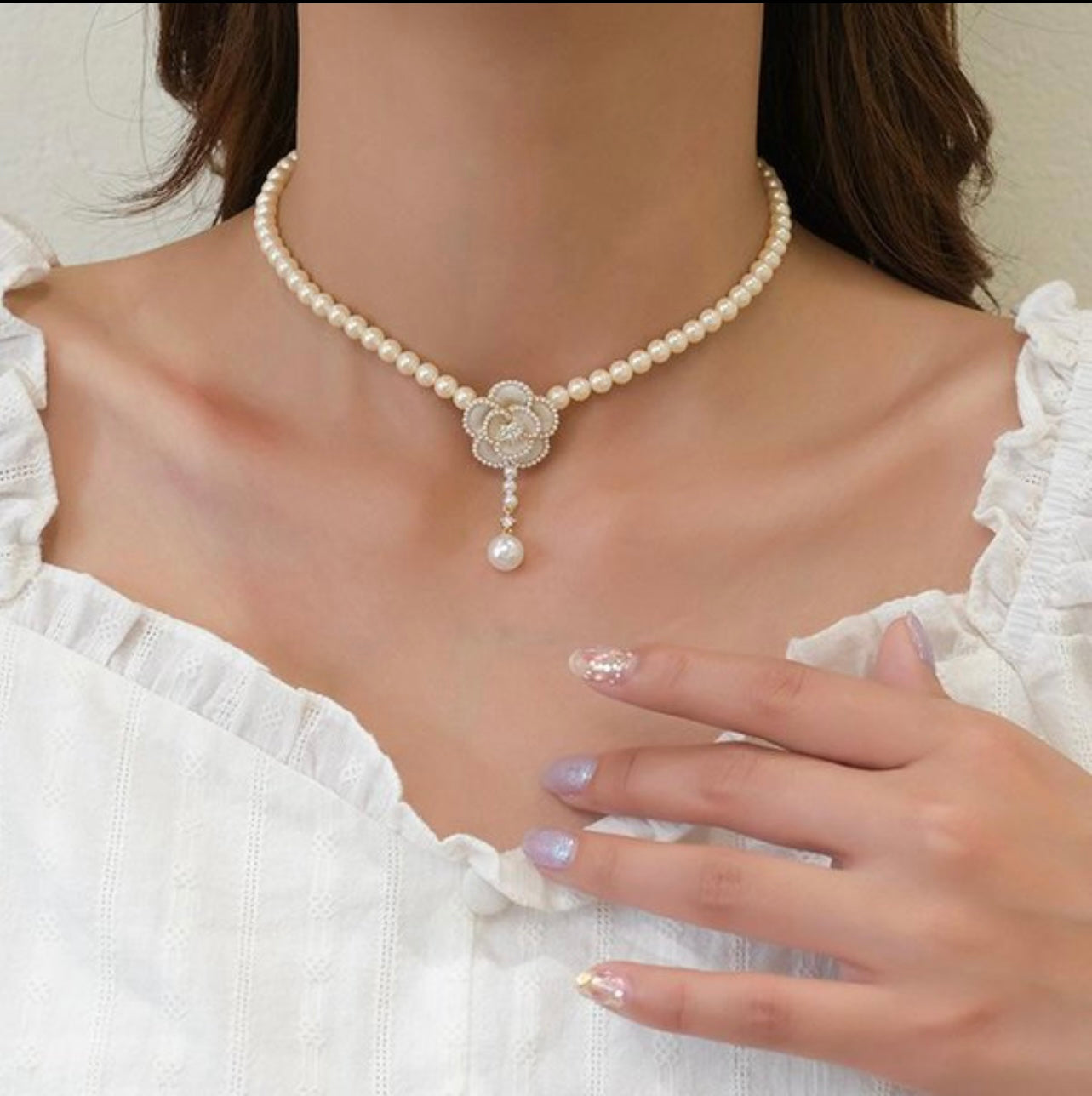 Beautiful blossom pearl necklace