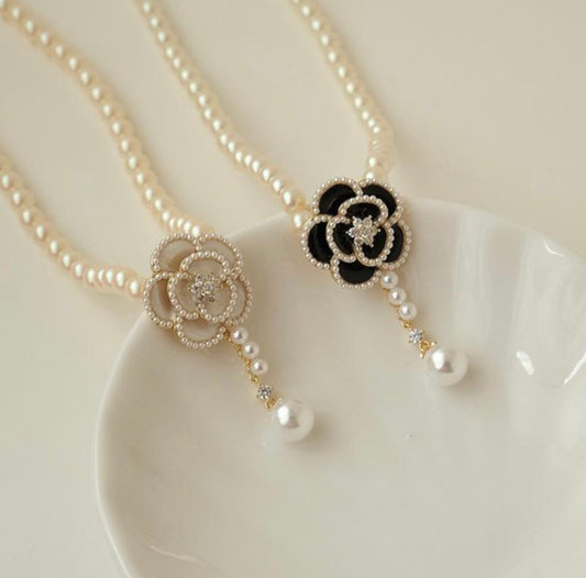 Beautiful blossom pearl necklace